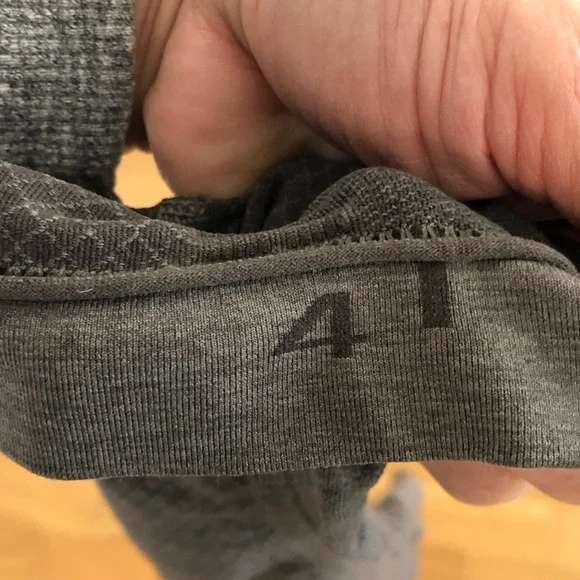 Lululemon In The Flow Crop II Heathered Inkwell grey Sz 4 compression leggings - Picture 12 of 12